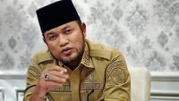 Gubernur Kalimantan Timur, Rudy Mas'ud, memberikan penjelasan mengenai anggaran makan dan minum Pemprov Kaltim yang mencapai Rp10 miliar di tengah sorotan publik.