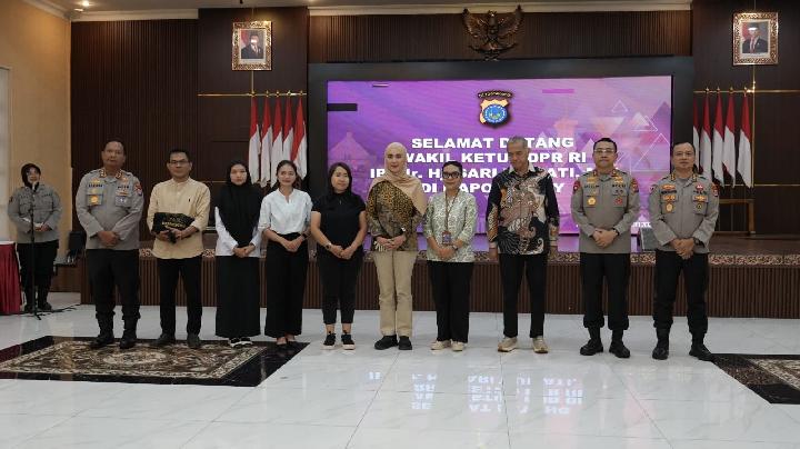 Perwakilan DPR RI menyampaikan komitmen untuk mengawal penegakan hukum dan revisi UU Perlindungan Anak pasca insiden kekerasan di daycare. Fokus pada pencegahan dan pengawasan menjadi prioritas.