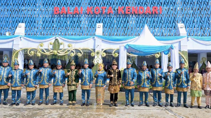 Kendari, sebuah kota pesisir di Sulawesi Tenggara, terus bertransformasi menjadi pusat pemerintahan, perdagangan, dan jasa modern, berpotensi besar menjadi episentrum baru Indonesia Timur.