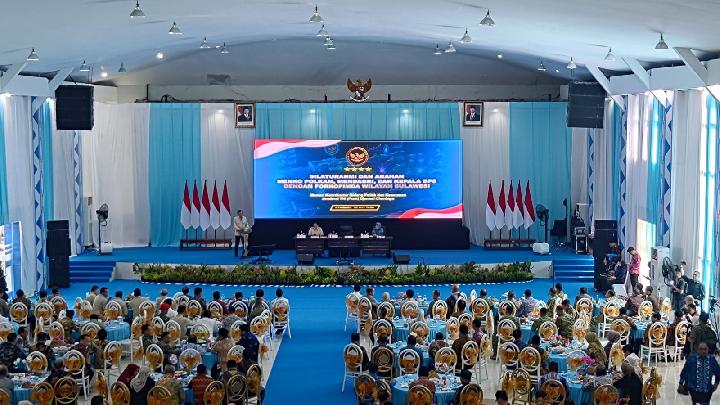 Mendagri Tito Karnavian menyerukan pendekatan terpadu tiga tahap untuk penanganan konflik sosial kepada Forkopimda di wilayah Sulawesi.