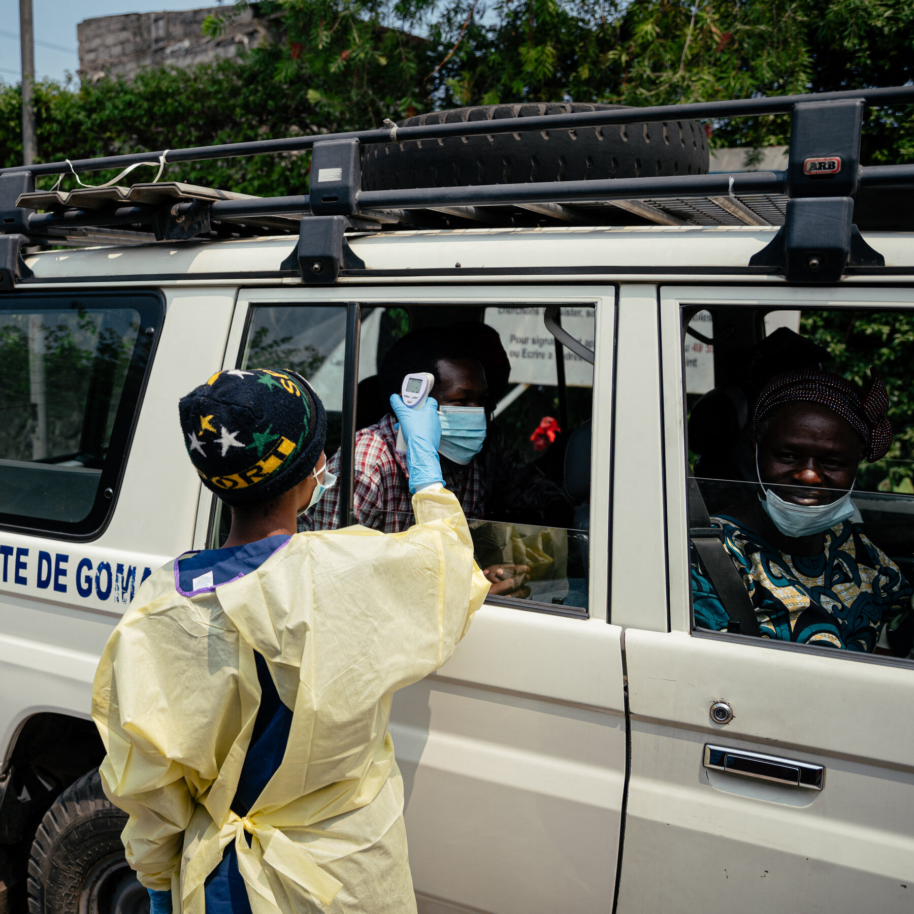 Petugas kesehatan bersiaga di pusat perawatan Ebola di Afrika Tengah saat kasus dan kematian terus meningkat tajam, memicu peringatan serius dari WHO.