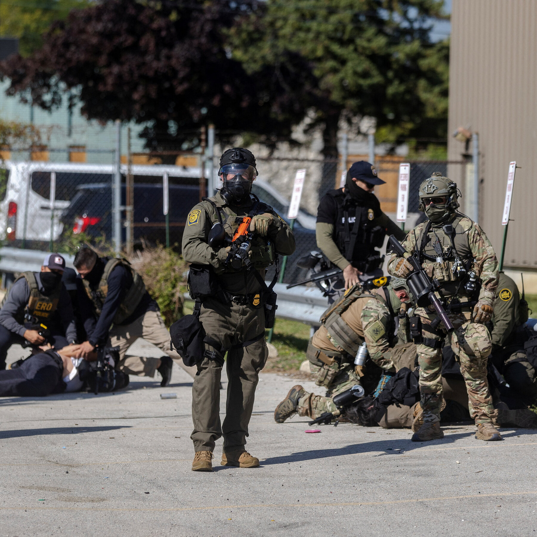 21nat-chicago-protesters-03-gmkw-mediumSquareAt3X