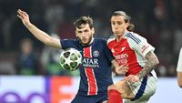 Andrea Pirlo, sang maestro lini tengah, memberikan pandangannya tentang kandidat juara Liga Champions musim ini, menyoroti pentingnya pengalaman di partai final.