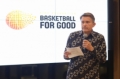 Chief Operating Officer FIBA Patrick Mariller (kanan) bersama Anggota Dewan Pusat FIBA Erick Thohir (kedua kiri) dan perwakilan dari PT Nestle Indonesia, FIBA Indonesia, PERBASI, serta FIBA global berfoto usai penandatanganan MoU program Basketball for Good di kantor FIBA, Jakarta. Program ini menargetkan 100 Sekolah Dasar untuk edukasi gaya hidup sehat dan pelatihan guru olahraga.