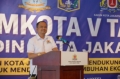 Ketua KADIN Kota Jakarta Timur Anta Ginting (kiri) bersama Wakil Walikota Administrasi Jakarta Timur Kusmanto (kanan) saat menghadiri Rapat Pimpinan Kota (RAPIMKOTA) V di Luxury Inn Orion Hotel, Rawamangun.