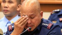 Mantan Kepala Kepolisian Nasional Filipina yang kini menjabat Senator, Ronald 'Bato' Dela Rosa, menjadi sorotan setelah insiden penangkapan di Manila terkait surat perintah ICC.