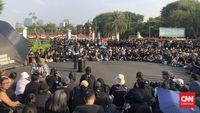 Menteri Natalius Pigai saat menyampaikan pernyataan terkait wacana tim asesor aktivis HAM yang menuai polemik.