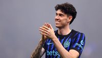 Presiden Inter Milan Beppe Marotta menyampaikan pernyataan tegas mengenai kebijakan transfer klub, membantah rumor penjualan Alessandro Bastoni.