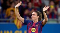 Alexia Putellas berpamitan secara emosional di Camp Nou, menandai akhir dari 14 tahun kebersamaannya dengan Barcelona yang diwarnai oleh 38 trofi dan dua Ballon d'Or.