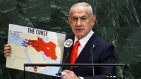 Perdana Menteri Israel Benjamin Netanyahu berbicara di tengah meningkatnya konflik di Jalur Gaza. Klaim Israel menguasai 60% wilayah Gaza memicu kekhawatiran global akan pelanggaran gencatan senjata.