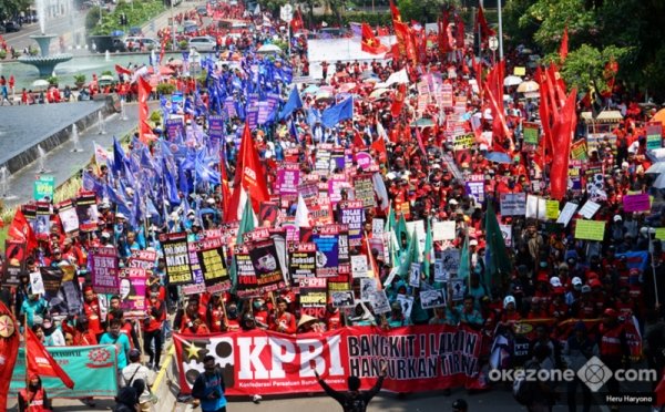 Perwakilan KSPI menyampaikan tuntutan perlindungan pekerja di tengah gelombang PHK dan dampak kebijakan outsourcing.