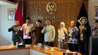 Perwakilan Global Peace Community Initiative (GPCI) saat melaporkan penangkapan 9 WNI oleh militer Israel dalam misi kemanusiaan ke Gaza kepada pimpinan MPR RI di Jakarta.