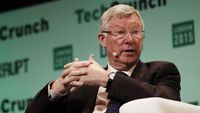 Sir Alex Ferguson, manajer legendaris Manchester United, dirawat di rumah sakit jelang laga krusial Setan Merah melawan Liverpool.