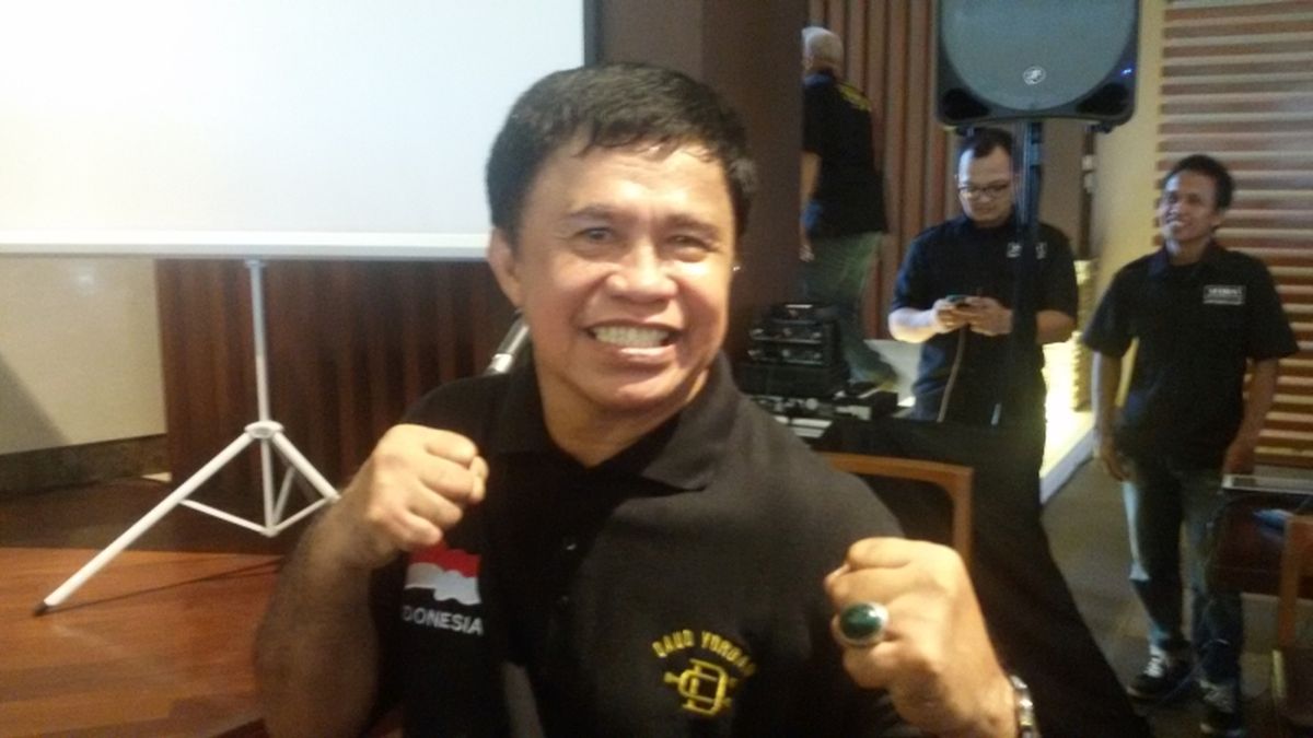 Ellyas Pical, petinju legendaris Indonesia, merayakan kemenangannya sebagai Juara Dunia IBF Junior Flyweight pada 3 Mei 1985.