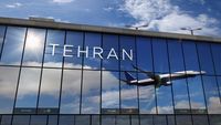 Menteri Keuangan AS Scott Bessent menyampaikan pernyataan resmi di Washington D.C. mengenai kebijakan baru terkait pembatasan akses pendaratan maskapai Iran, dengan pengecualian khusus untuk penerbangan Haji dan Umrah.