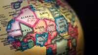 Visualisasi satelit menunjukkan retakan geologi di wilayah East African Rift Valley, zona di mana benua Afrika diprediksi akan terpisah dan membentuk samudra baru.