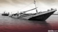 Tim penyelamat Malaysia menyisir perairan Pulau Pangkor dalam operasi pencarian korban kapal terbalik yang mengangkut WNI migran ilegal.