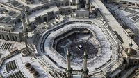 Wakil Menteri Haji dan Umrah RI, Dahnil Anzar Simanjuntak, saat menyampaikan pernyataan pers mengenai upaya pemerintah dalam menekan praktik haji ilegal.