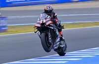 Jorge Martin merayakan kemenangannya dalam Sprint Race MotoGP Prancis 2026 di sirkuit Le Mans.