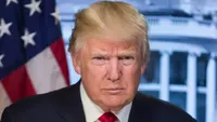 Mantan Presiden Donald Trump saat sebuah acara publik. Laporan medis kepresidenan pernah menyoroti kondisinya yang prima, diiringi saran untuk menurunkan berat badan.