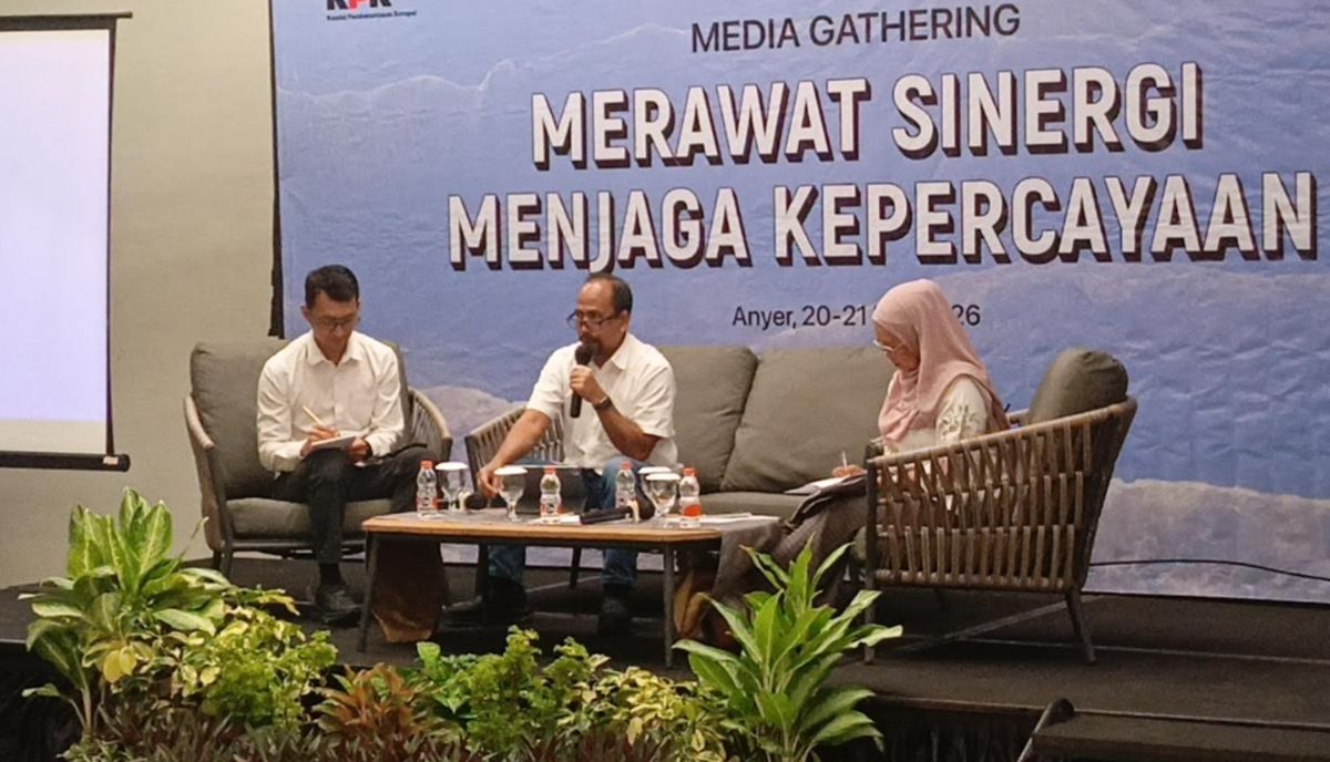 Pimpinan KPK saat memberikan pernyataan resmi di kantornya. Ilustrasi: Fokus pada pentingnya integritas dan pengawasan lembaga antikorupsi terhadap program pemerintah berskala besar.