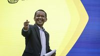 Sekjen Partai Golkar Sarmuji (kanan) saat menanggapi lagu viral 'Mas Bahlil Ganteng', mencerminkan respons adaptif partai terhadap fenomena media sosial.