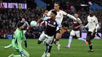 Arne Slot, manajer baru Liverpool, tengah menganalisis performa tim The Reds.