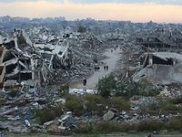 Puing-puing bangunan di Jalur Gaza pasca-serangan udara Israel, menunjukkan dampak langsung dari konflik terhadap infrastruktur dan kehidupan warga sipil.