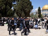 Kompleks Masjid Al-Aqsa atau Haram al-Sharif di Kota Tua Yerusalem, sebuah situs suci yang menjadi pusat ketegangan antara Israel dan Palestina.