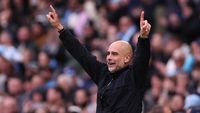 Pep Guardiola memimpin skuad Manchester City dalam persaingan ketat menuju gelar juara Liga Primer Inggris musim ini.