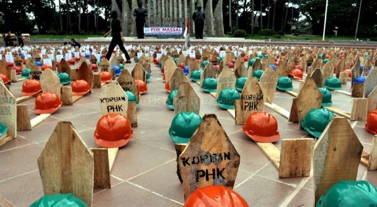 Sejumlah pekerja di salah satu pabrik tekstil di Indonesia. Sektor manufaktur Tanah Air berpotensi menghadapi tekanan besar akibat gejolak geopolitik global yang mengancam rantai pasok dan daya beli.