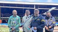 Petugas kepolisian bersama instansi terkait melakukan inspeksi mendadak di pasar tradisional untuk memastikan kualitas dan keamanan daging sapi menjelang Idul Adha.