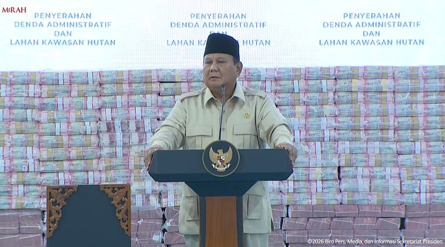 Presiden Prabowo Subianto menyoroti ketidaknyamanan berurusan dengan sistem perizinan yang kompleks dan bertele-tele di Indonesia, mendesak percepatan reformasi birokrasi.