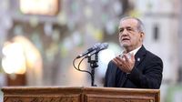 Presiden Iran Masoud Pezeshkian saat menyampaikan pidato di Teheran.