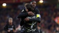 Aksi intens dari bintang-bintang Paris Saint-Germain dan Arsenal di final Liga Champions UEFA.