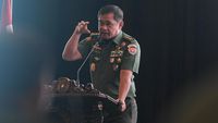 Kepala Staf Angkatan Darat (KSAD) Maruli Simanjuntak saat menyampaikan pernyataan pers terkait berbagai isu, termasuk insiden pembubaran nobar film.