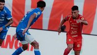 Pelatih Persija Jakarta, Mauricio Souza, menunjukkan ekspresi kecewa usai timnya takluk dari Persib Bandung dalam lanjutan Super League 2025/2026.