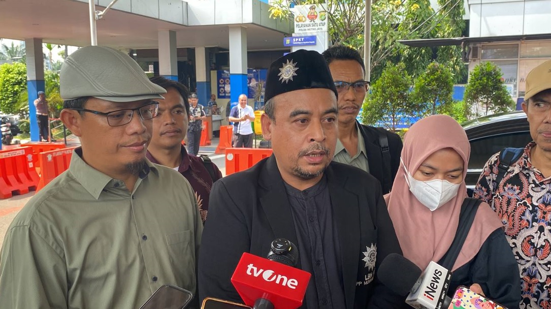 Kuasa hukum Ilma Sani saat menyampaikan laporan dugaan intimidasi yang melibatkan Ketua GRIB Jaya Hercules kepada pihak kepolisian.