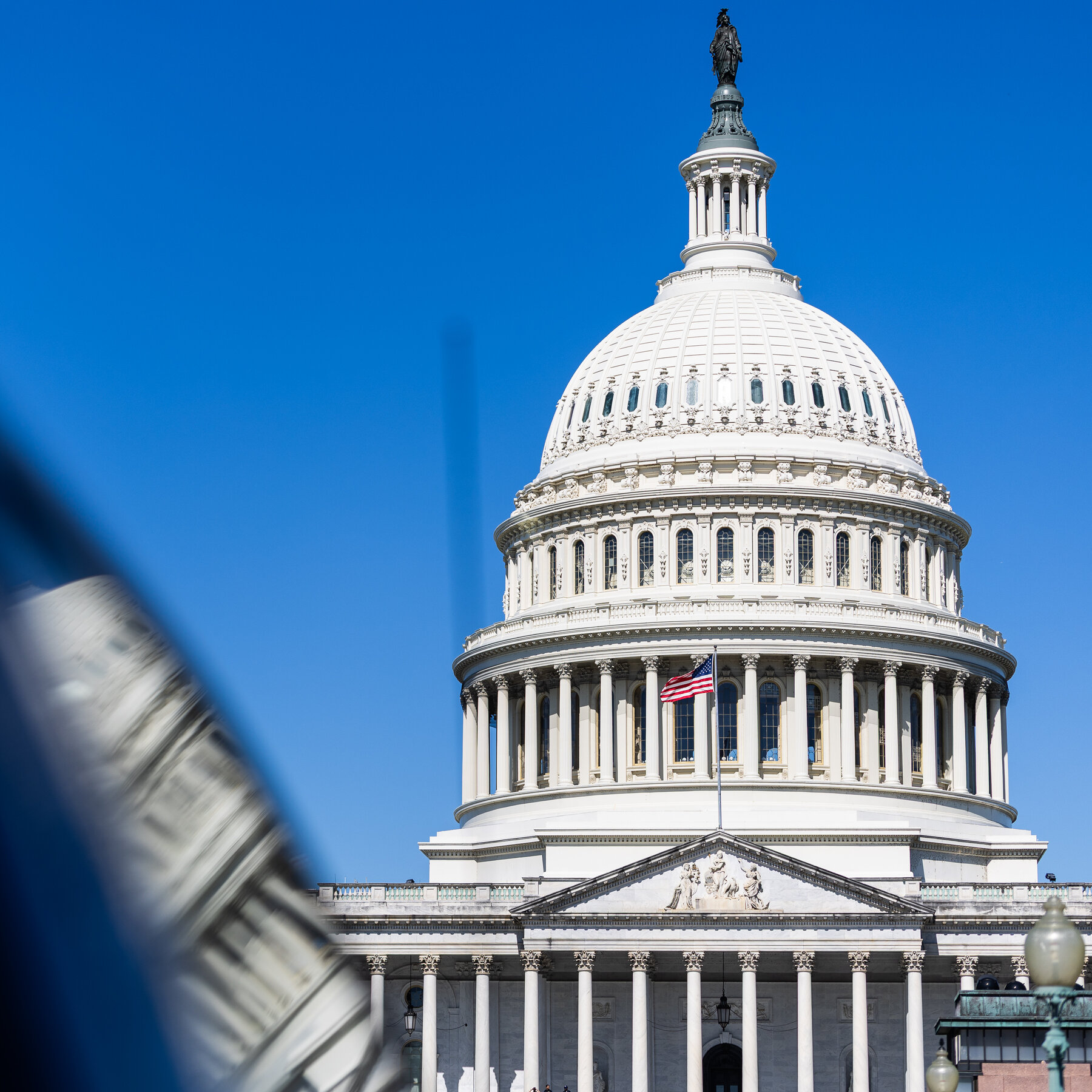 Anggota Kongres dari Partai Republik mendiskusikan RUU imigrasi di Capitol Hill, Washington D.C., di tengah usulan untuk membatasi dana kontroversial. (Ilustrasi)