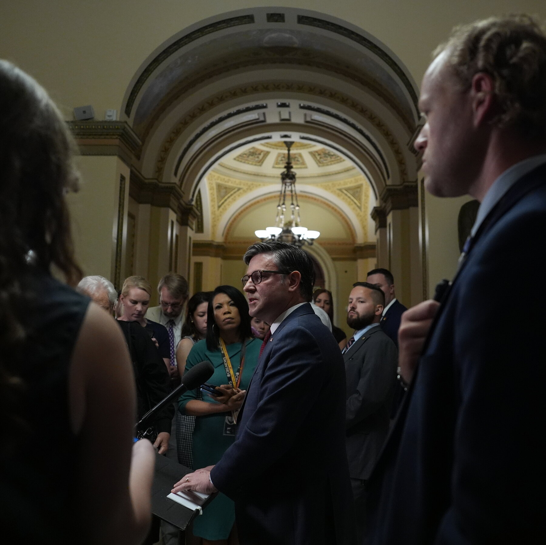 Gedung Capitol Amerika Serikat, tempat para anggota parlemen berdebat mengenai masa depan undang-undang pengawasan intelijen asing yang krusial.