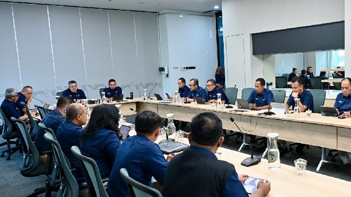 Direksi Pelindo menyosialisasikan program optimalisasi biaya dan budaya efisiensi kepada karyawan di berbagai kantor cabang.