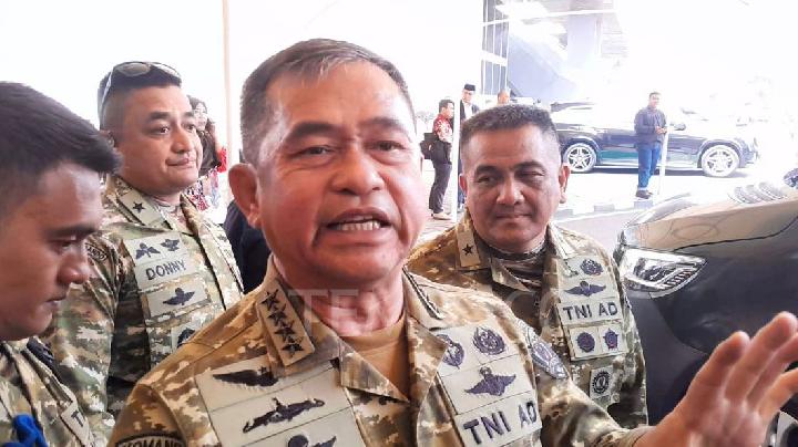 Kepala Staf Angkatan Darat (KSAD) Jenderal TNI Maruli Simanjuntak menyampaikan pandangannya terkait peran TNI dalam mengatasi permasalahan sipil, termasuk begal dan pengelolaan sampah, di Jakarta.