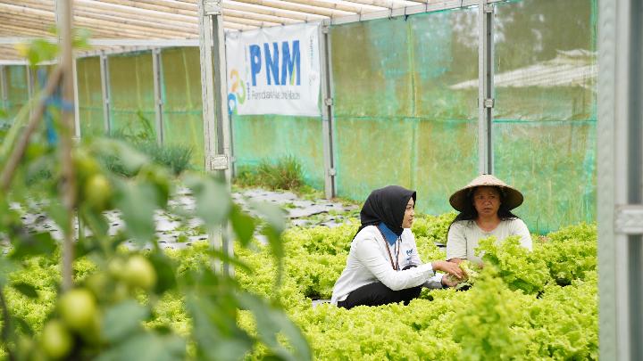 Direksi PNM menerima penghargaan Indonesia Sustainability Award 2026 sebagai pengakuan atas komitmen ESG dan dampak sosial perusahaan.