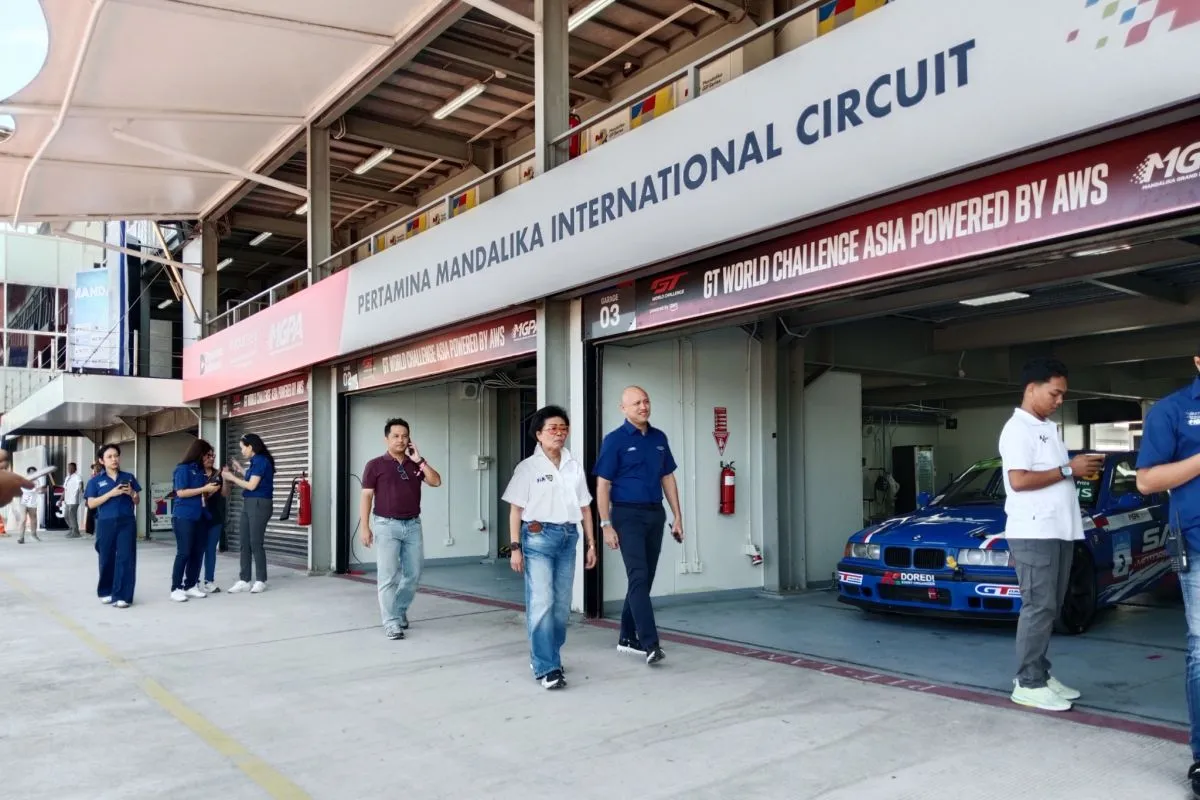 Sirkuit Internasional Mandalika siap berbenah total untuk menyambut MotoGP 2026, memastikan setiap sudut memenuhi standar ketat Federation Internationale de Motocyclisme (FIM).