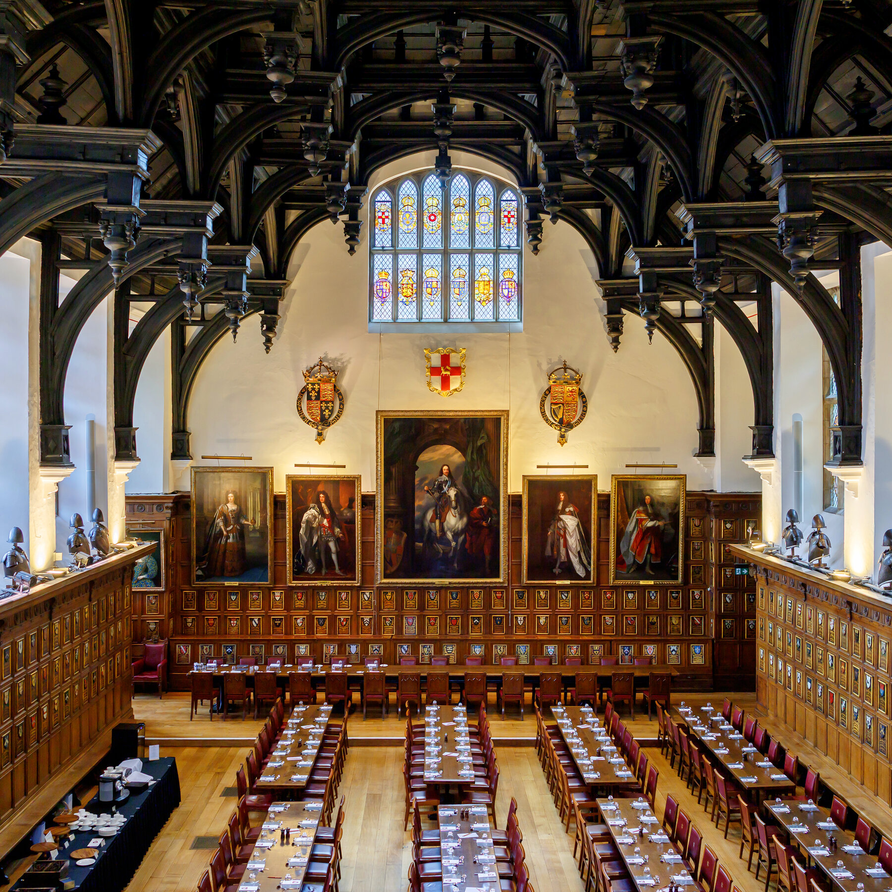 Gedung Parlemen di London, Inggris, tempat banyak kebijakan kolonial yang memicu Revolusi Amerika diperdebatkan dan disahkan. Bangunan ini menyimpan 'cetak biru' penting dari konflik yang melahirkan Amerika Serikat.
