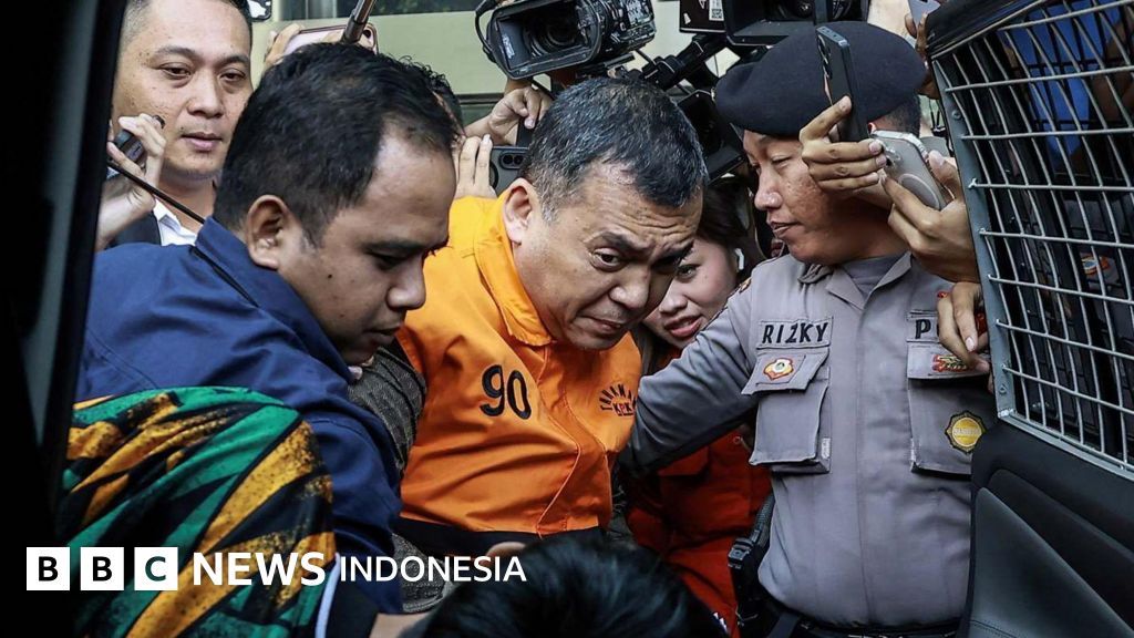 Wakil Menteri Imigrasi Silmy Karim saat memberikan keterangan pers, beberapa waktu lalu. Kini ia ditetapkan sebagai tersangka dugaan pemerasan oleh KPK.
