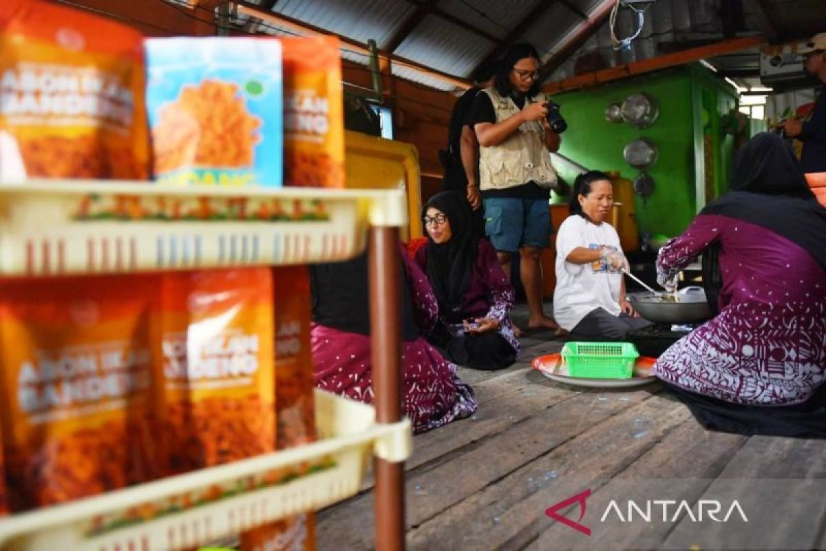 Kelompok perempuan di wilayah pesisir Berau berpotensi menjadi motor penggerak ekonomi lokal melalui pengelolaan hasil perikanan yang berkelanjutan.