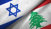 Delegasi Israel dan Lebanon, didampingi mediator Amerika Serikat, berjabatan tangan setelah penandatanganan kerangka kerja kesepakatan damai yang bersejarah di Washington D.C., Jumat (26/6).