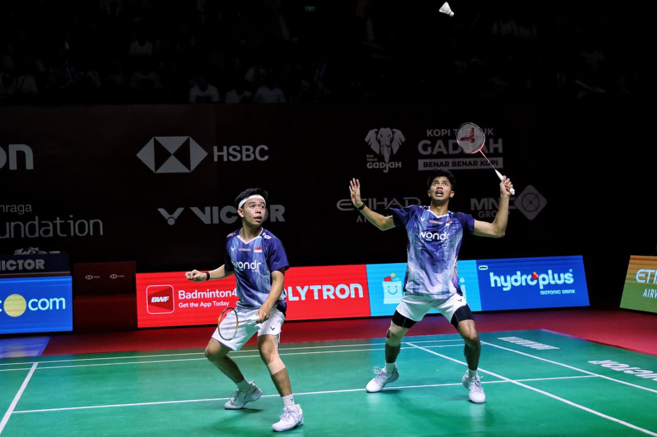 Pasangan ganda campuran Indonesia, Devin dan Faathir, tampil gemilang di babak final BWF Super 300 Macau Open 2026.