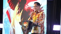 Mendagri Tito Karnavian saat menyampaikan arahan terkait urgensi peningkatan kinerja pemerintah daerah melalui sistem penghargaan yang berkelanjutan.